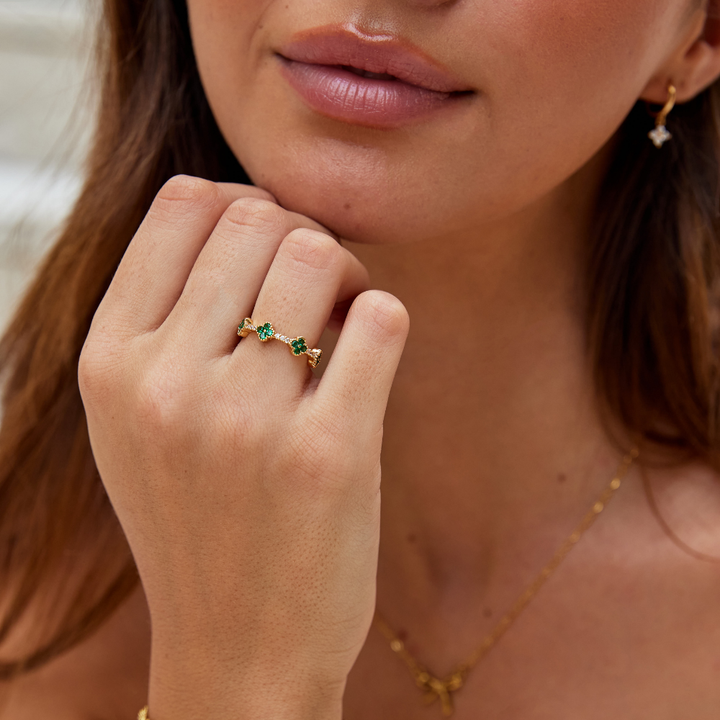 Abril - Anillo de Cristal de Trébol