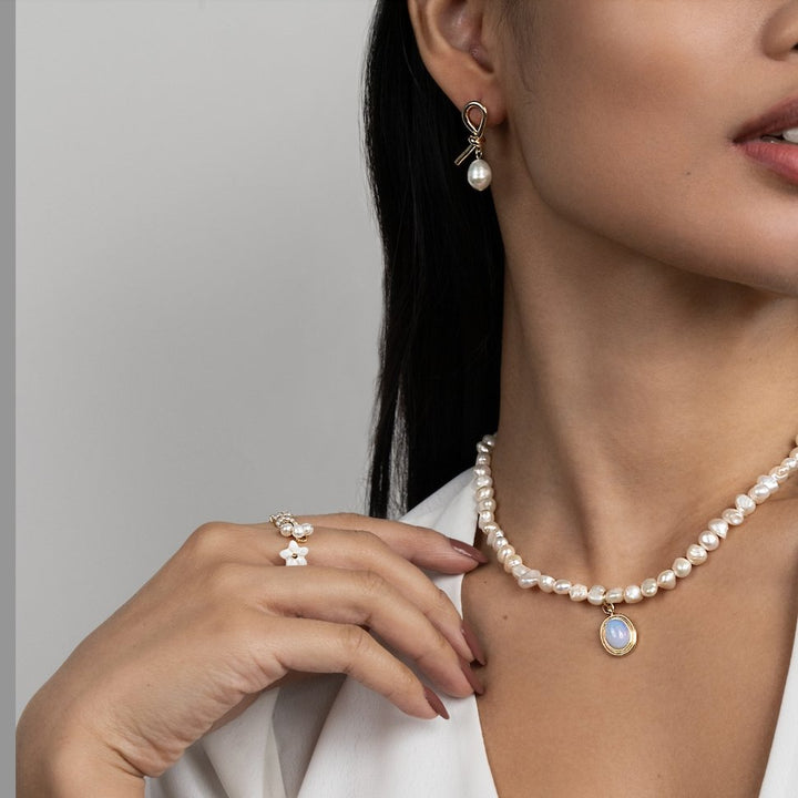 Pendientes de perlas de agua dulce y oro