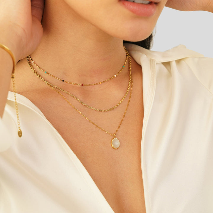 Collar de ópalo blanco